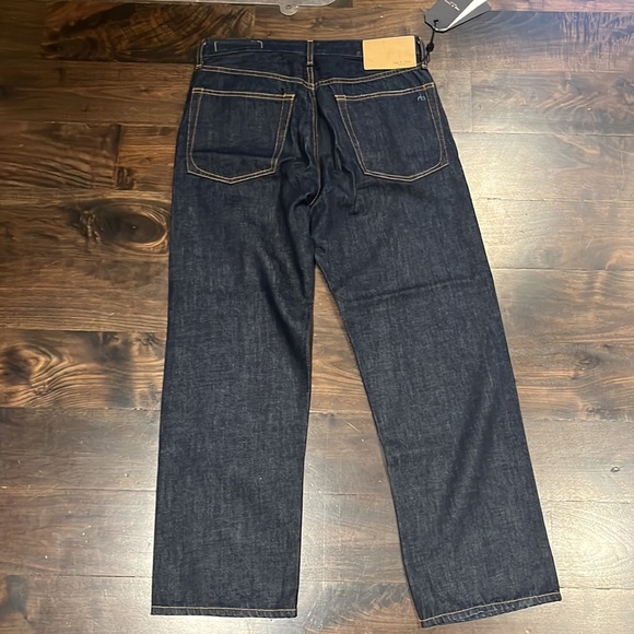 **NEW JEANS** - Picture 5 of 6